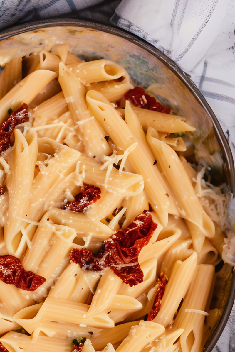 Creamy SunDried Tomato Pasta Venagredos