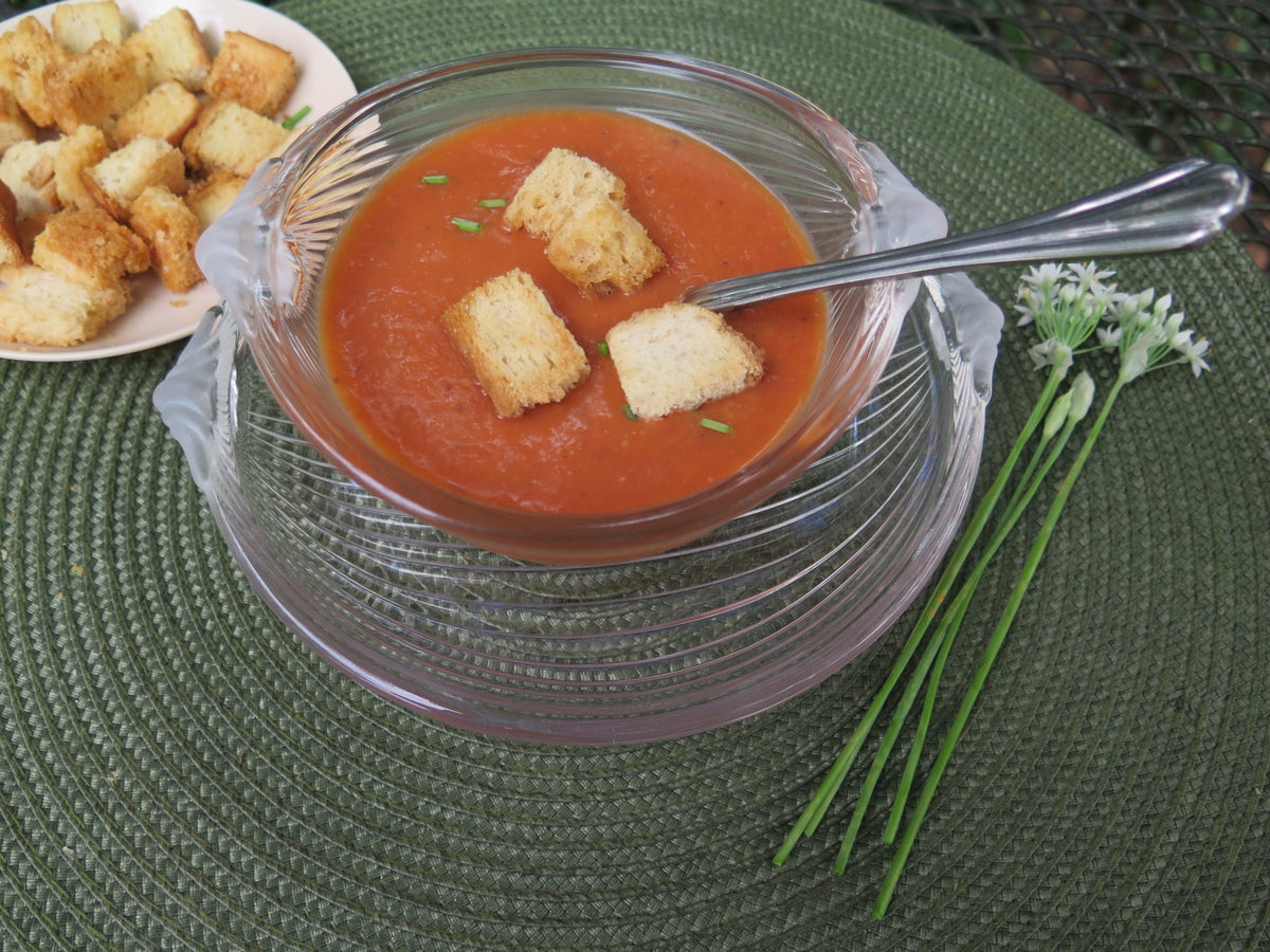 Lament to Summer Tomatoes: A Savory, Silky Tomato Soup & Air Fryer Cro – Venagredos