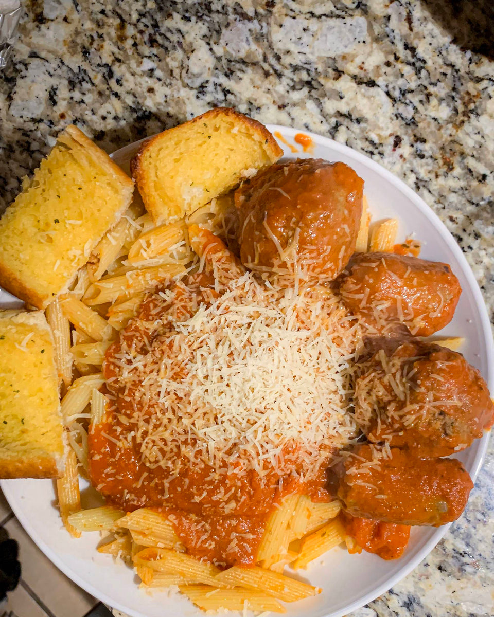 Sunday dinner! Sauce cooked for 5 hours, waaaay too much pasta, meatba &ndash; Venagredos